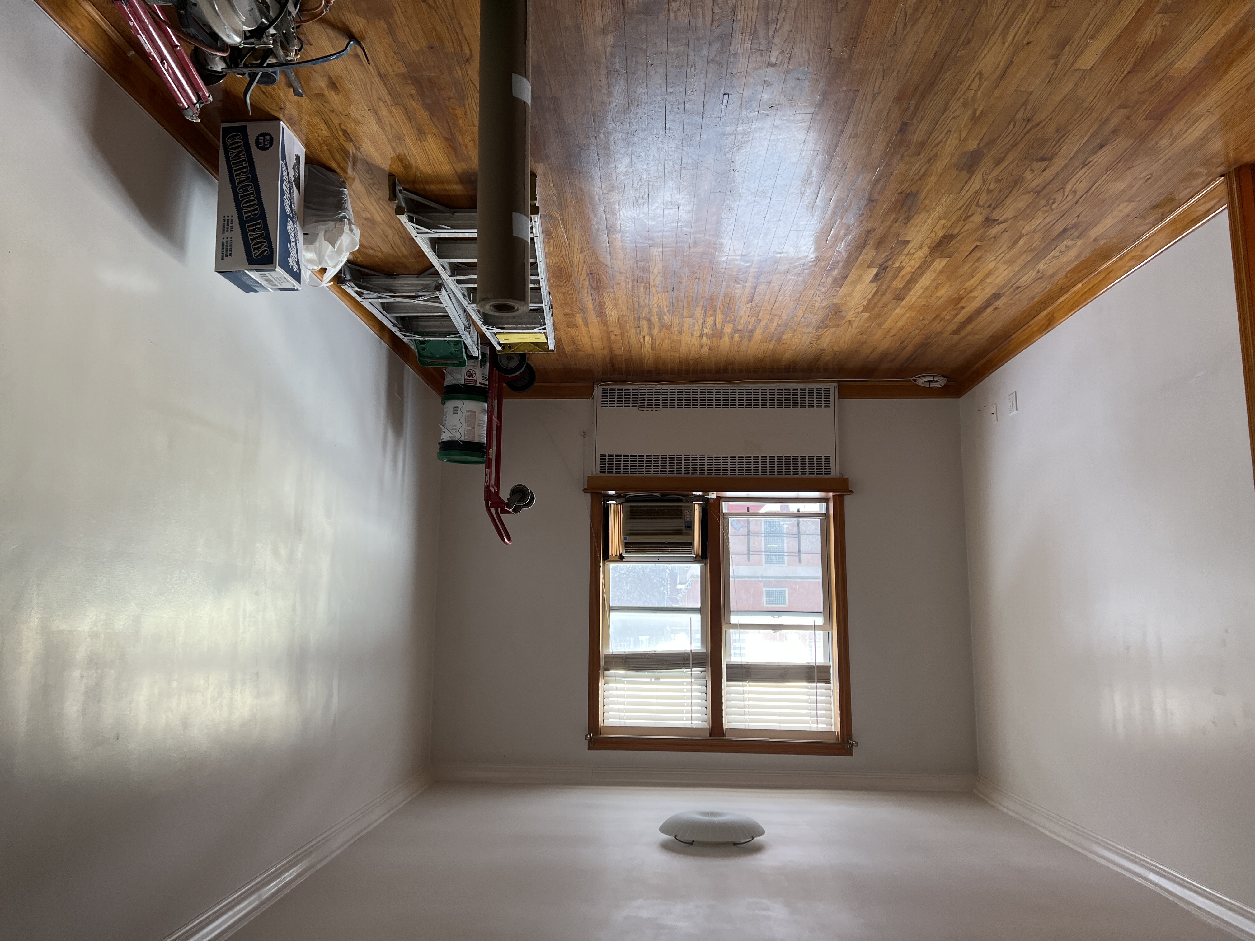 Living room before renovation