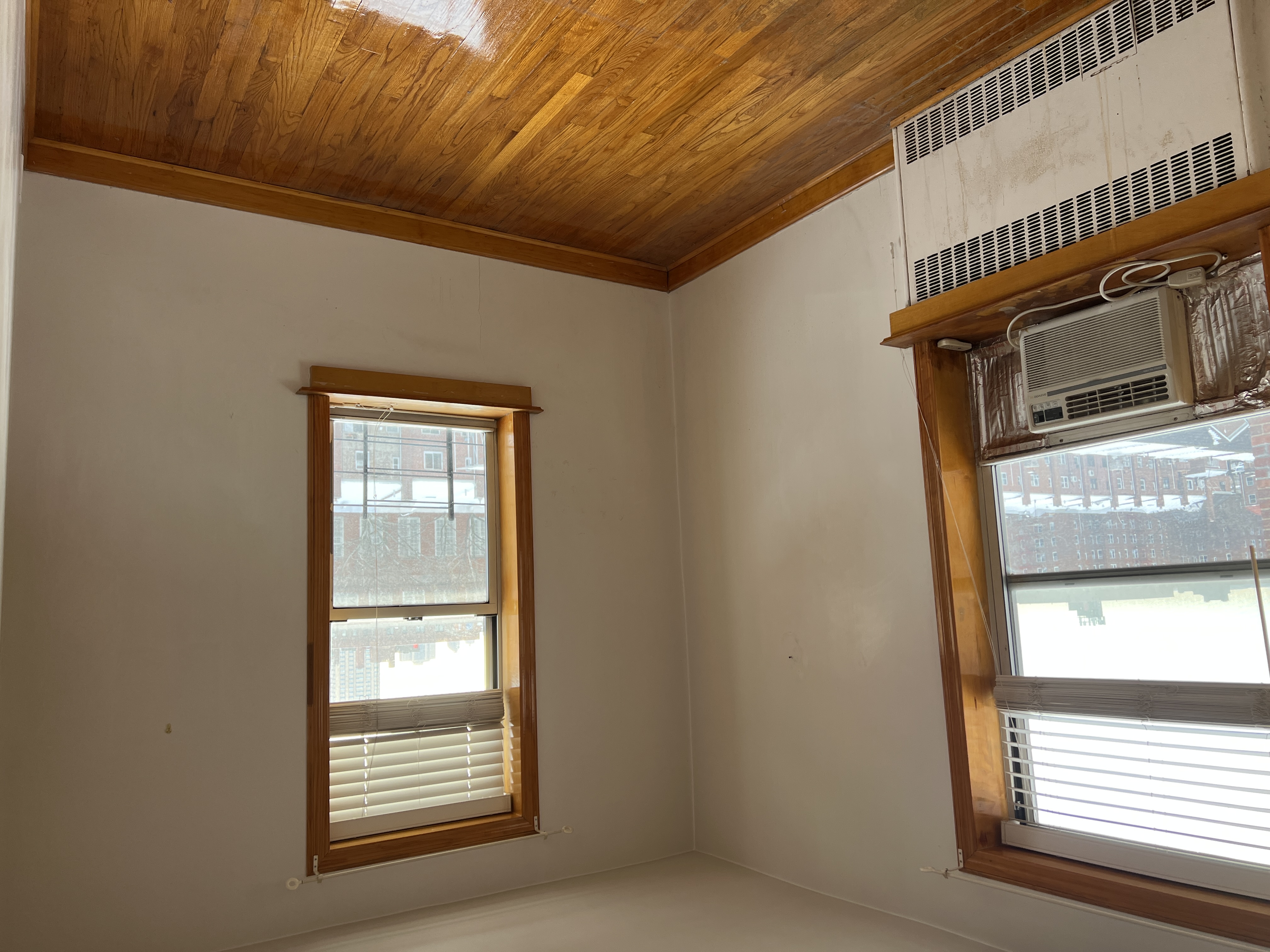 Bedroom before renovation